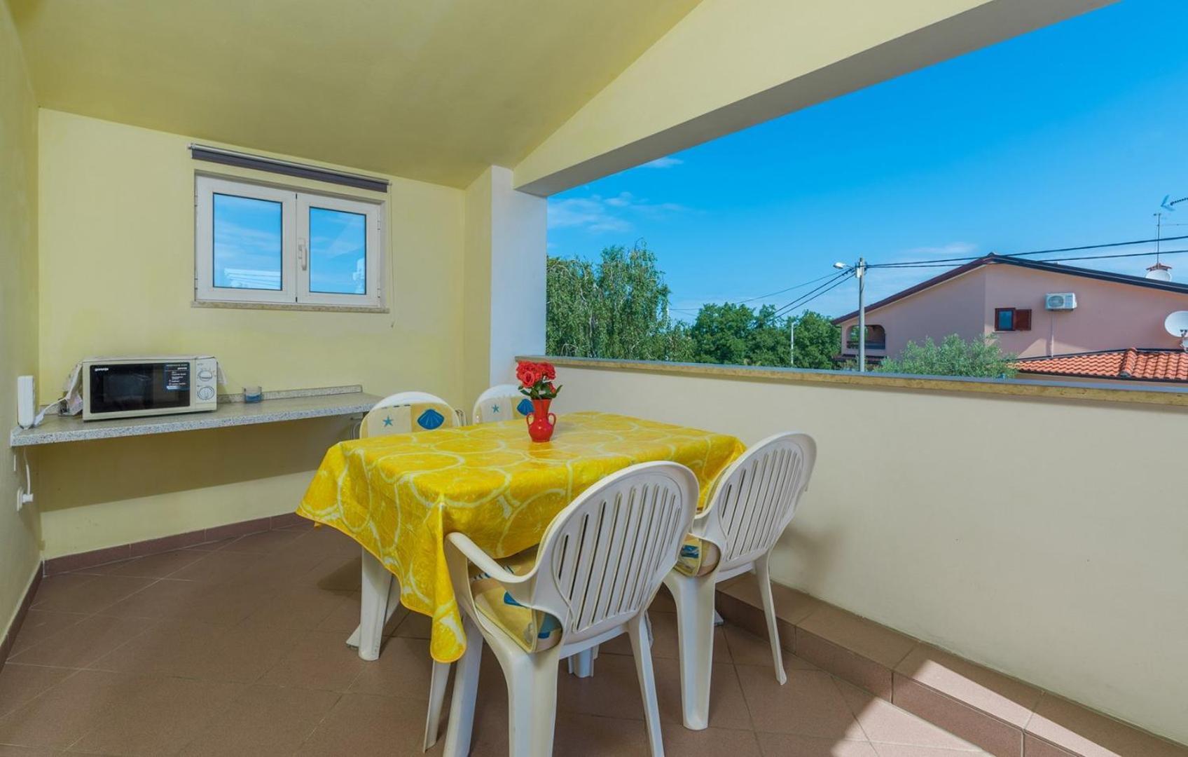 Villa Anita With Common Pool Vrvari Habitación foto